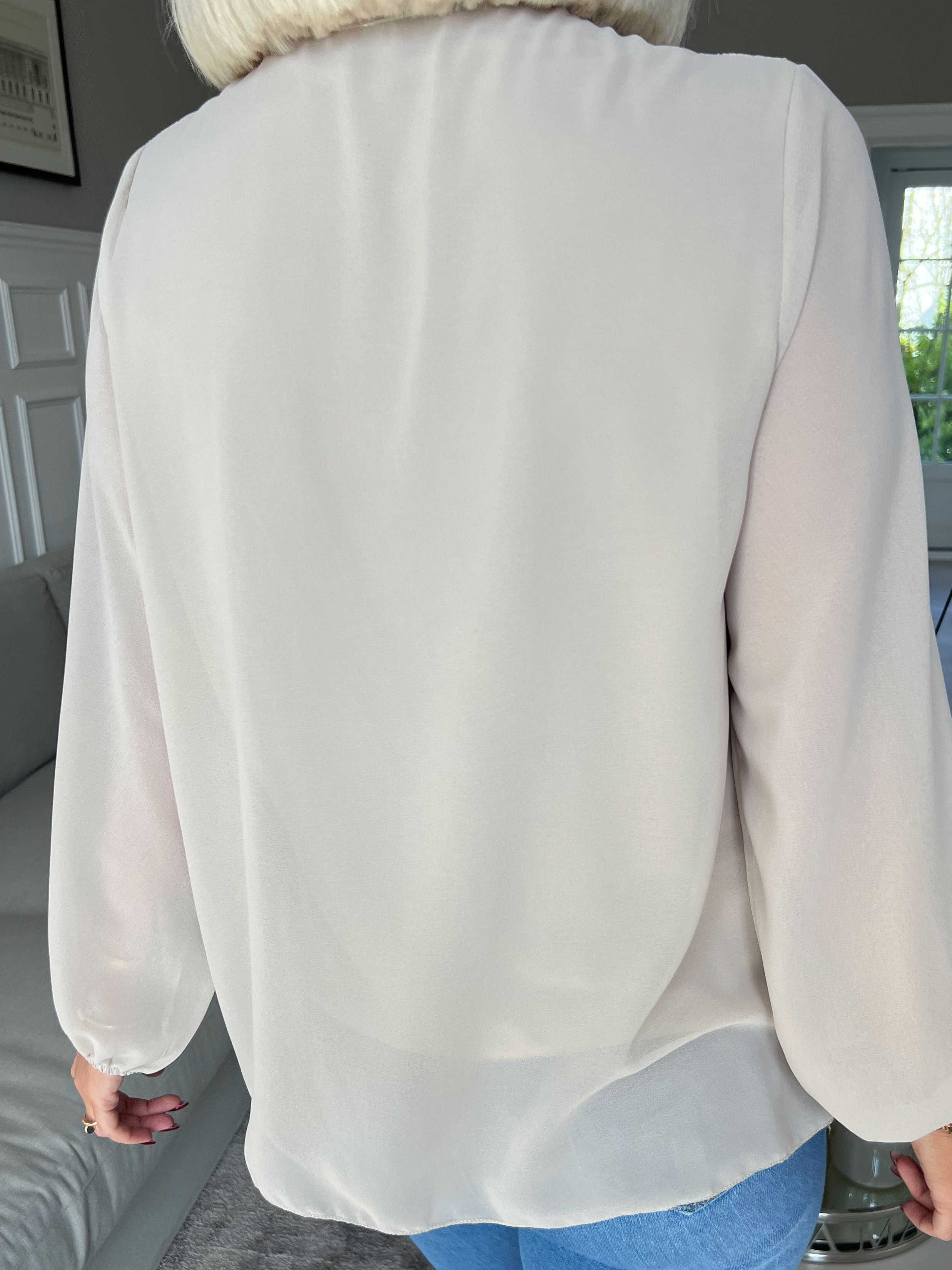 Iris - Sød top med blond og folder